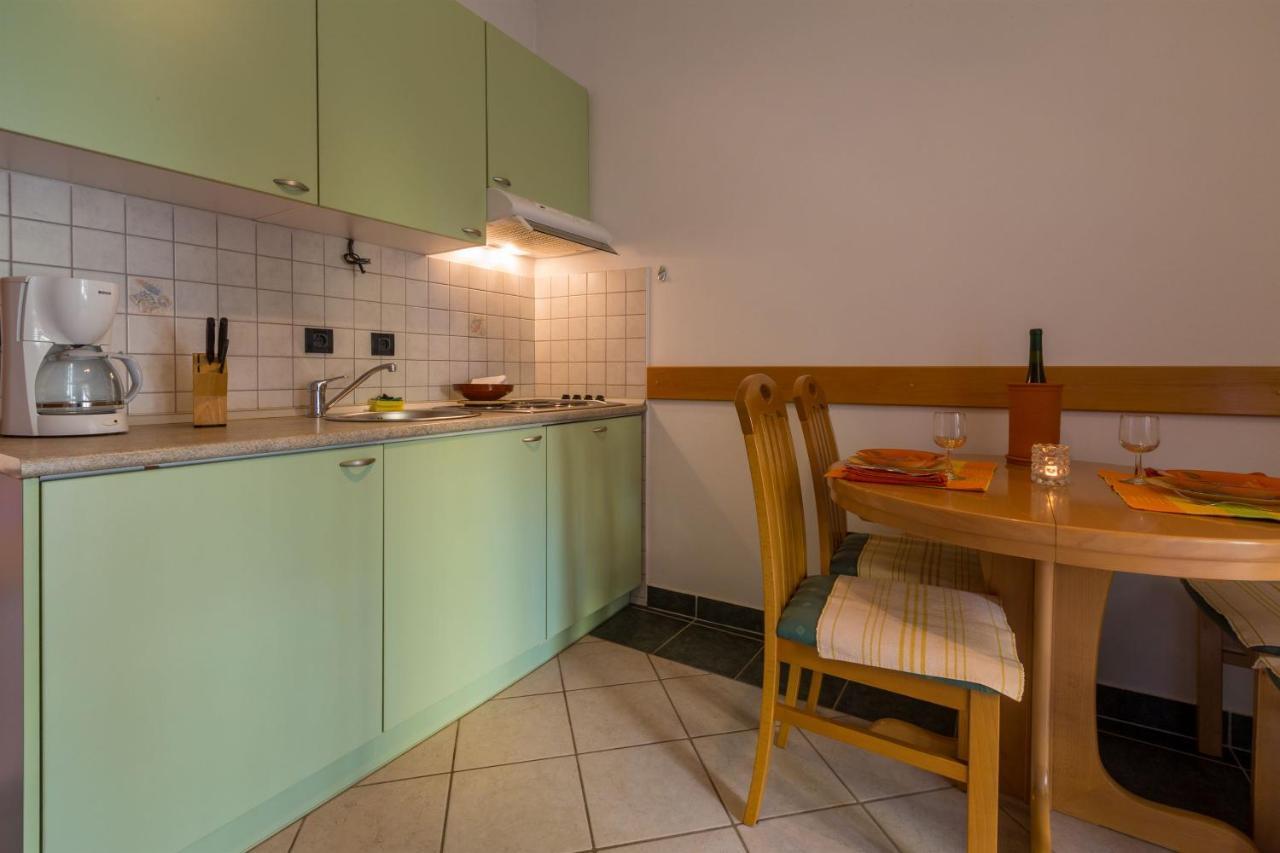 Apartments Villa Katarina Selce Εξωτερικό φωτογραφία