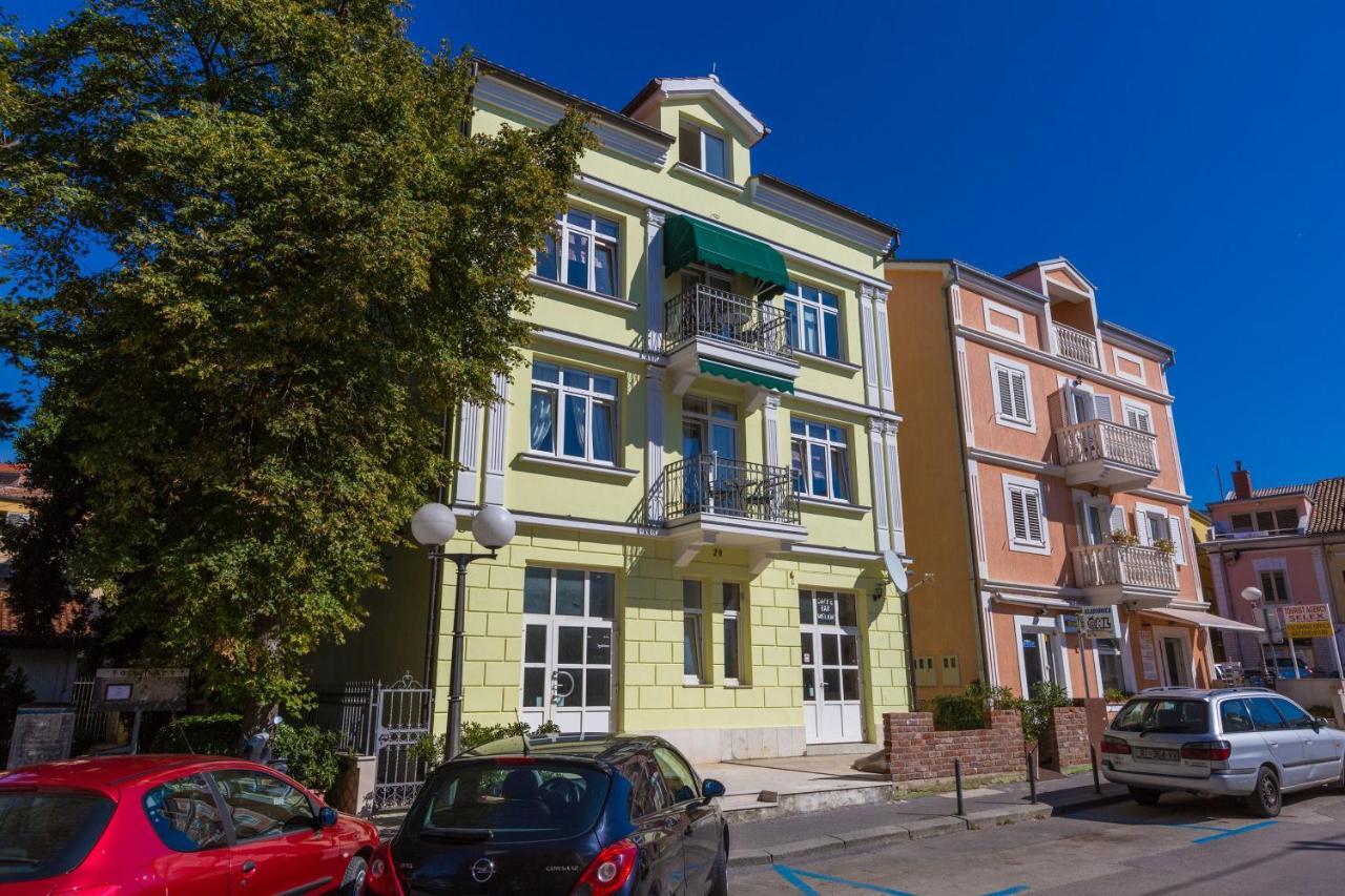 Apartments Villa Katarina Selce Εξωτερικό φωτογραφία